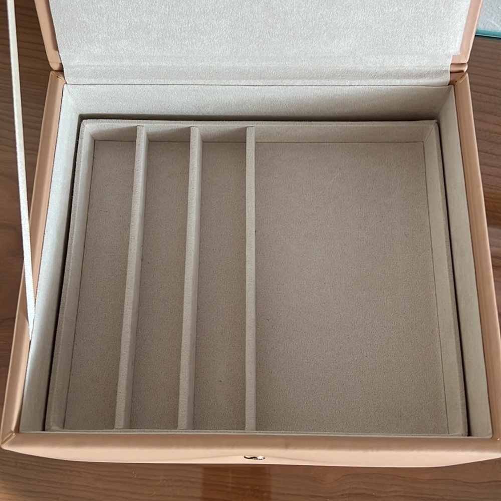 Mejuri Large Leather Jewelry Box EUC - Picture 12 of 13